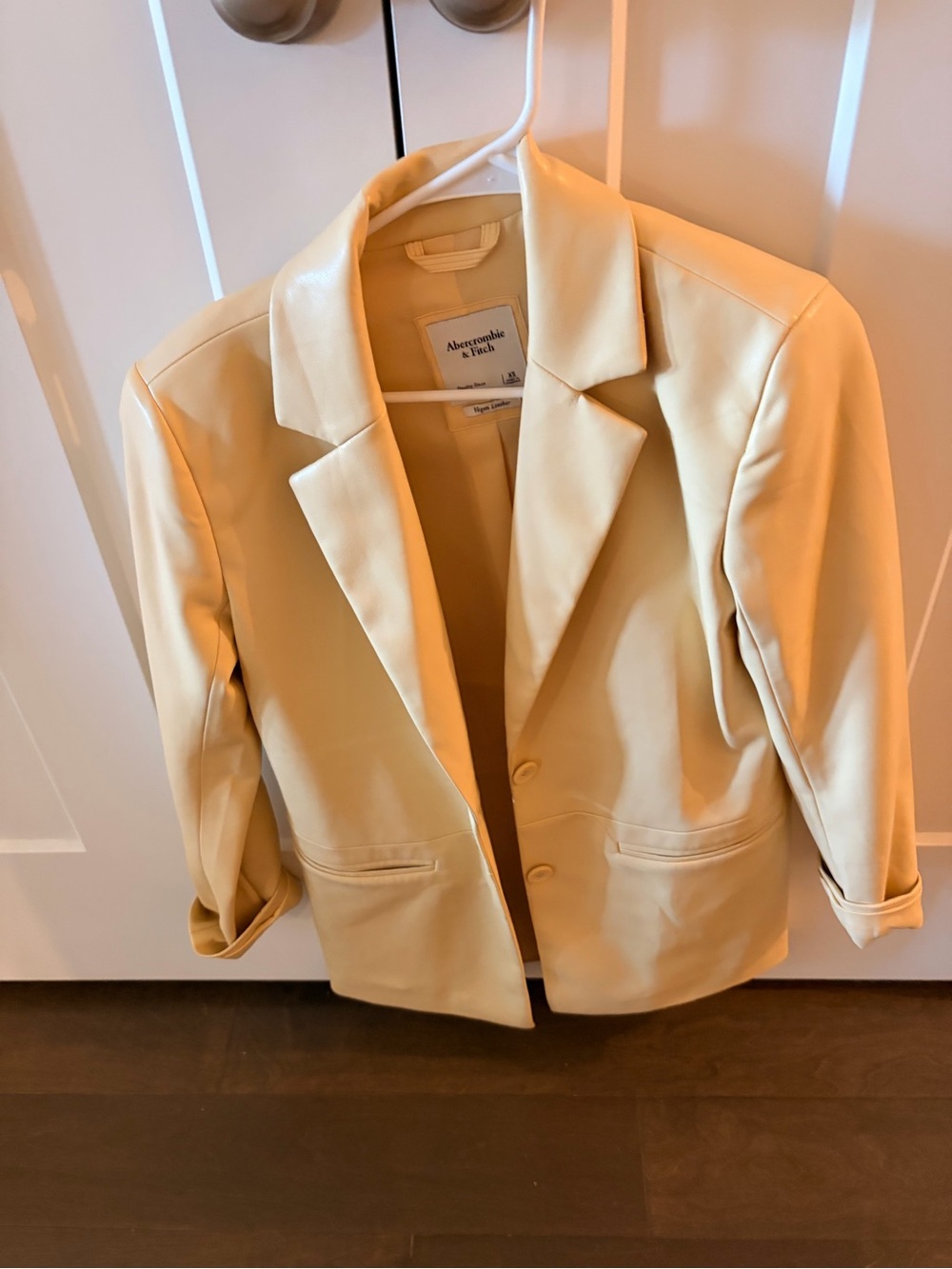 Abercrombie & Fitch Women's Light Cream Tailored Blazer and Shorts Set